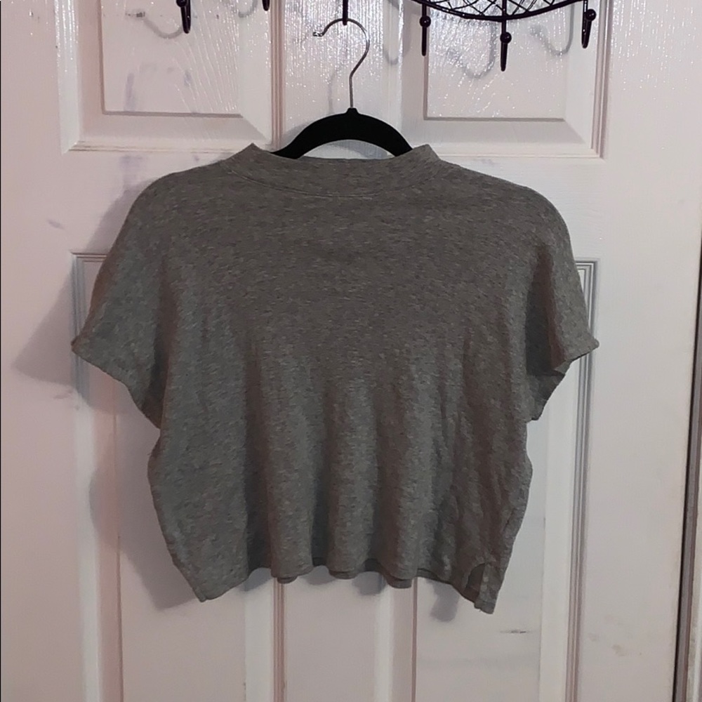 Gray Crop Top Short Sleeve